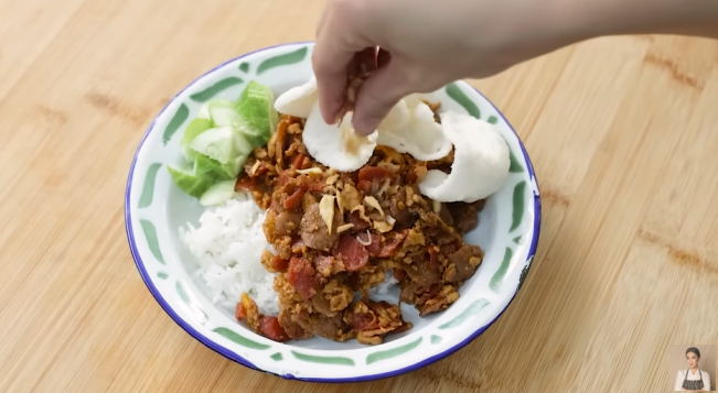 Nasi gila menteng. (YouTube Chef Devina)